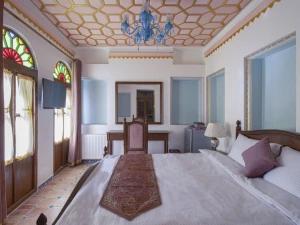 اقامتگاه سنتی ورتاج شیراز اقامتگاه سنتی ورتاج شیراز