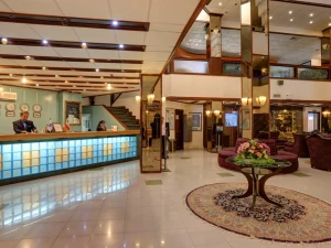 لابی  هتل جهانگردی دلوار بوشهر
