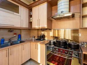 آپارتمان خیابان امام رضا 57 آپارتمان خیابان امام رضا 57