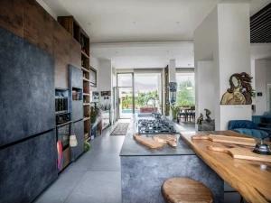 بوتیک ویلا تریپلکس استخردار آبسرد بوتیک ویلا تریپلکس استخردار آبسرد