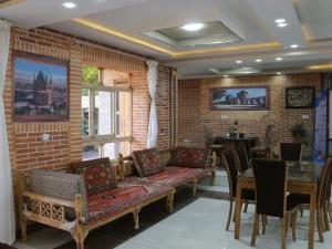 اقامتگاه سنتی ایلخانی امیر سلطانیه اقامتگاه سنتی ایلخانی امیر سلطانیه