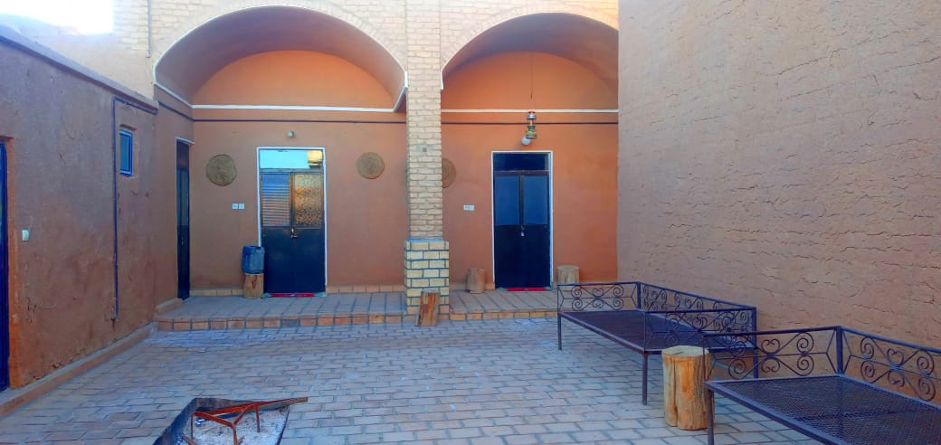 اقامتگاه بوم گردی مشهدی حسن بادرود