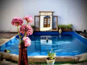 اقامتگاه بوم گردی عمارت ضیغمی سبزوار اقامتگاه بوم گردی عمارت ضیغمی سبزوار