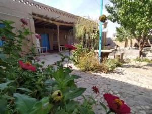 اقامتگاه بومگردی خانه امید 2 بیارجمند اقامتگاه بومگردی خانه امید 2 بیارجمند