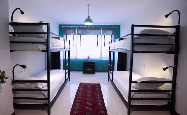 هاستل گنبد تهران