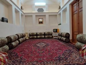 اقامتگاه بومگردی سرای چاووش یزد اقامتگاه بومگردی سرای چاووش یزد