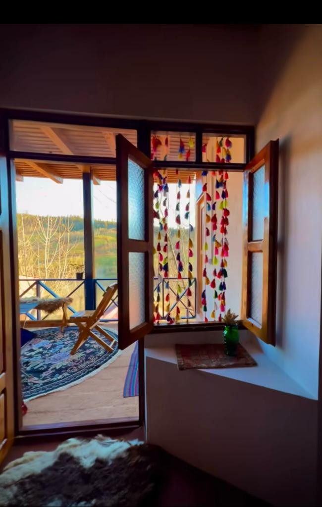 اقامتگاه بوم گردی شبره ساری