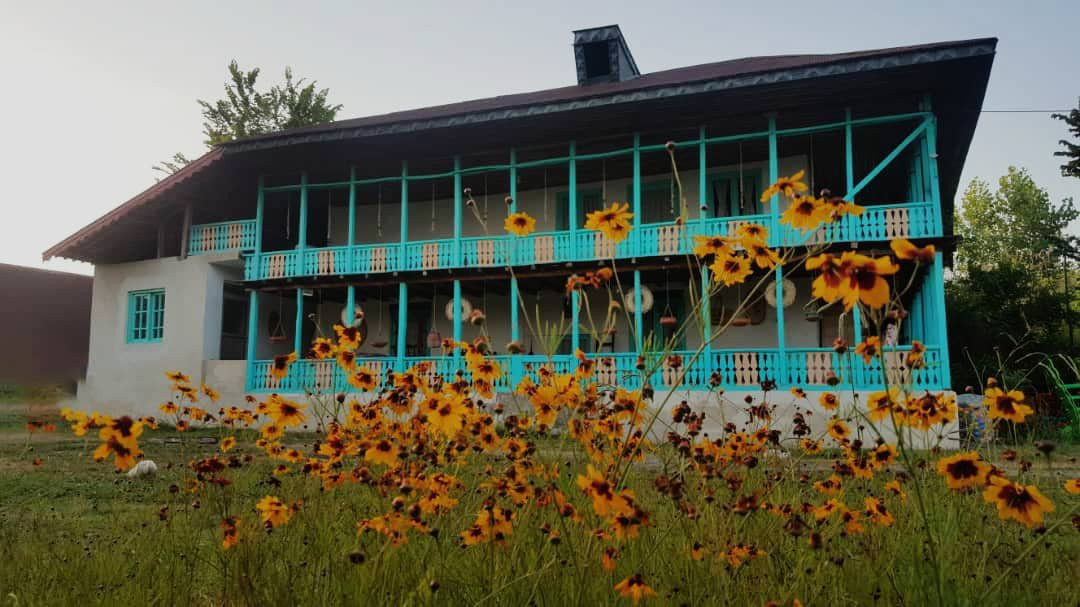 اقامتگاه بوم گردی ملک ماه رشت