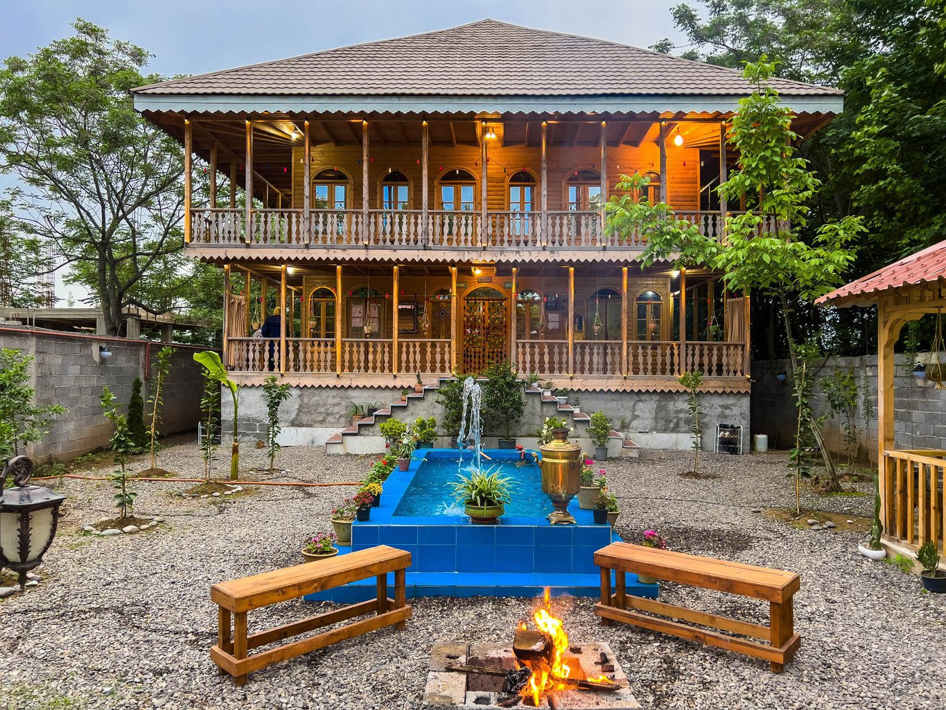 اقامتگاه بوم گردی لاکوجان سنگر