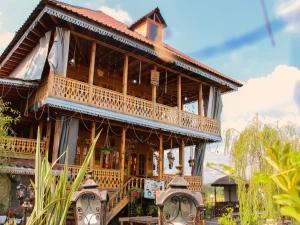 اقامتگاه بوم گردی عمارت گیلان تاج رشت اقامتگاه بوم گردی عمارت گیلان تاج رشت