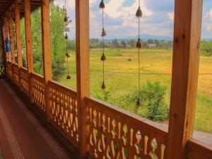 اقامتگاه بوم گردی عمارت گیلان تاج رشت اقامتگاه بوم گردی عمارت گیلان تاج رشت