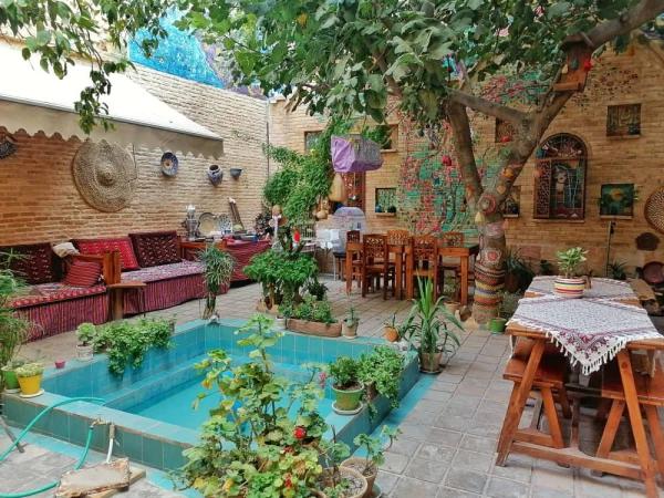 اقامتگاه بوم گردی ماه سلطان شیراز اقامتگاه بوم گردی ماه سلطان شیراز