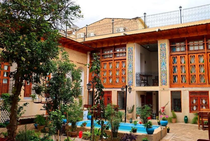 اقامتگاه سنتی عمارت سران شیراز