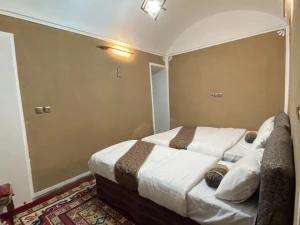 اقامتگاه بوم گردی خانه آذری ها یزد اقامتگاه بوم گردی خانه آذری ها یزد