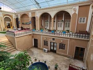 اقامتگاه بوم گردی خانه آذری ها یزد اقامتگاه بوم گردی خانه آذری ها یزد