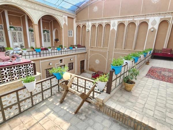 اقامتگاه بوم گردی خانه آذری ها یزد اقامتگاه بوم گردی خانه آذری ها یزد