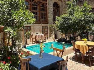 بوتیک هتل راوی شیراز بوتیک هتل راوی شیراز