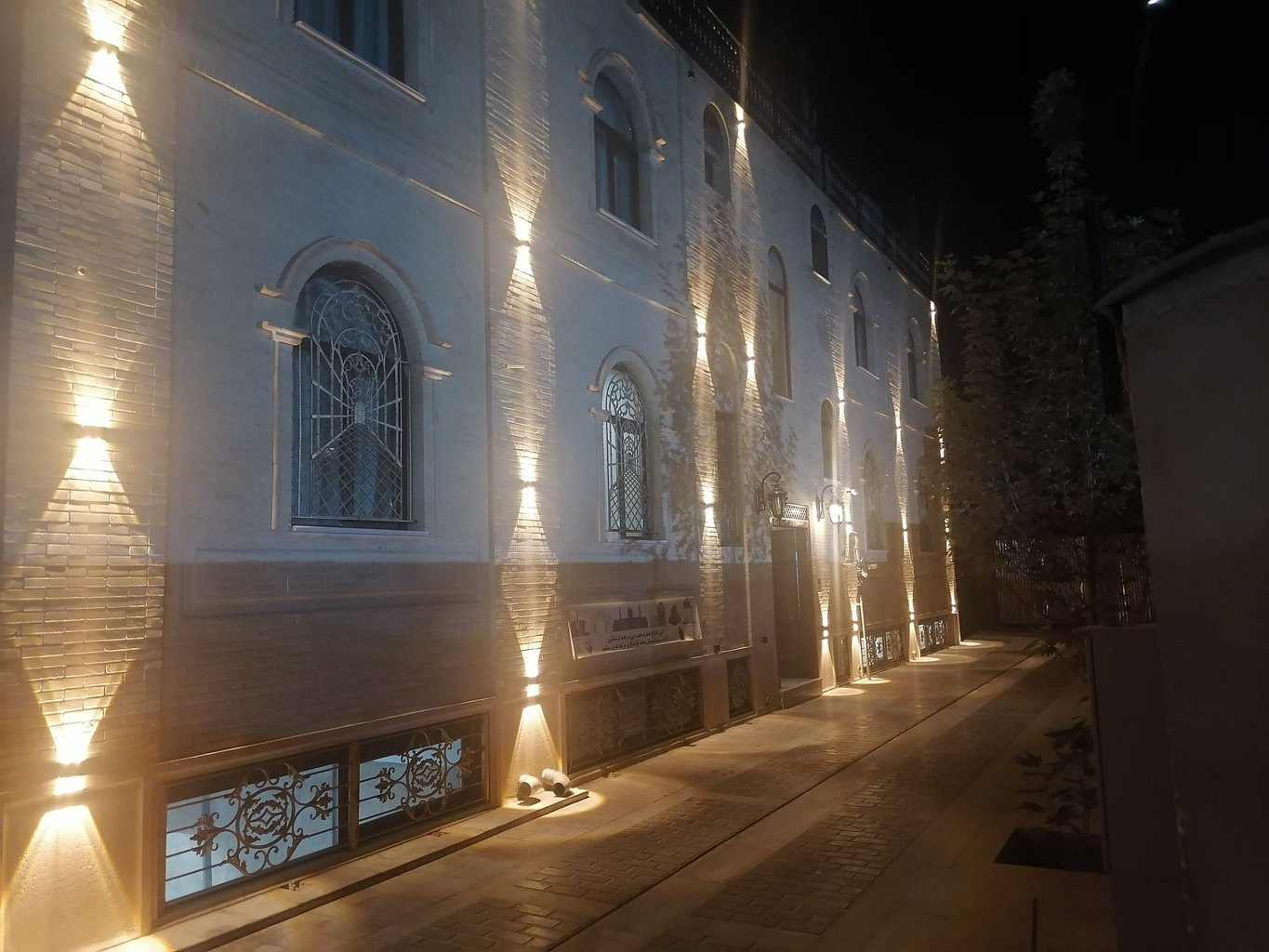 اقامتگاه سنتی هفت دری شیراز