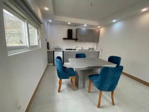 متل آرسس رینه متل آرسس رینه