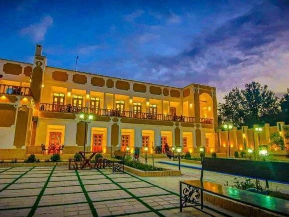 اقامتگاه سنتی عمارت قجری ابرکوه اقامتگاه سنتی عمارت قجری ابرکوه