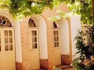 اقامتگاه بوم گردی آلمن حسن آباد اقامتگاه بوم گردی آلمن حسن آباد
