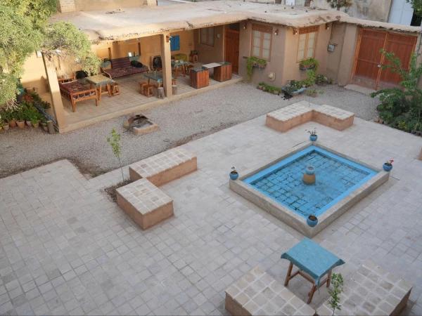 اقامتگاه بوم گردی کوه مهر تخت جمشید مرودشت اقامتگاه بوم گردی کوه مهر تخت جمشید مرودشت