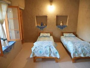 اقامتگاه بوم گردی کوه مهر تخت جمشید مرودشت اقامتگاه بوم گردی کوه مهر تخت جمشید مرودشت