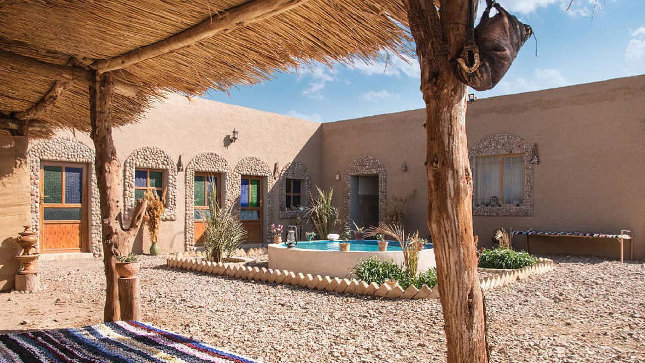 اقامتگاه بوم گردی گندم زار خور و بیابانک