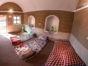 اقامتگاه بوم گردی گندم زار خور و بیابانک اقامتگاه بوم گردی گندم زار خور و بیابانک