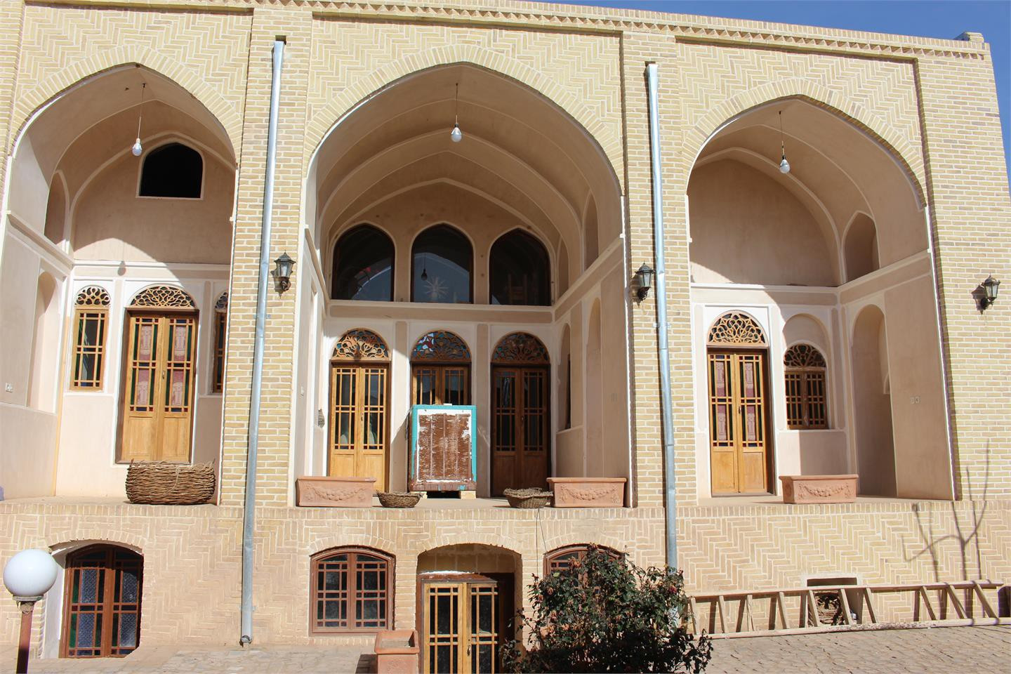 اقامتگاه بوم گردی ننه کوکب زواره