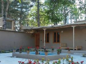 اقامتگاه بوم گردی کوه مهر تخت جمشید مرودشت اقامتگاه بوم گردی کوه مهر تخت جمشید مرودشت