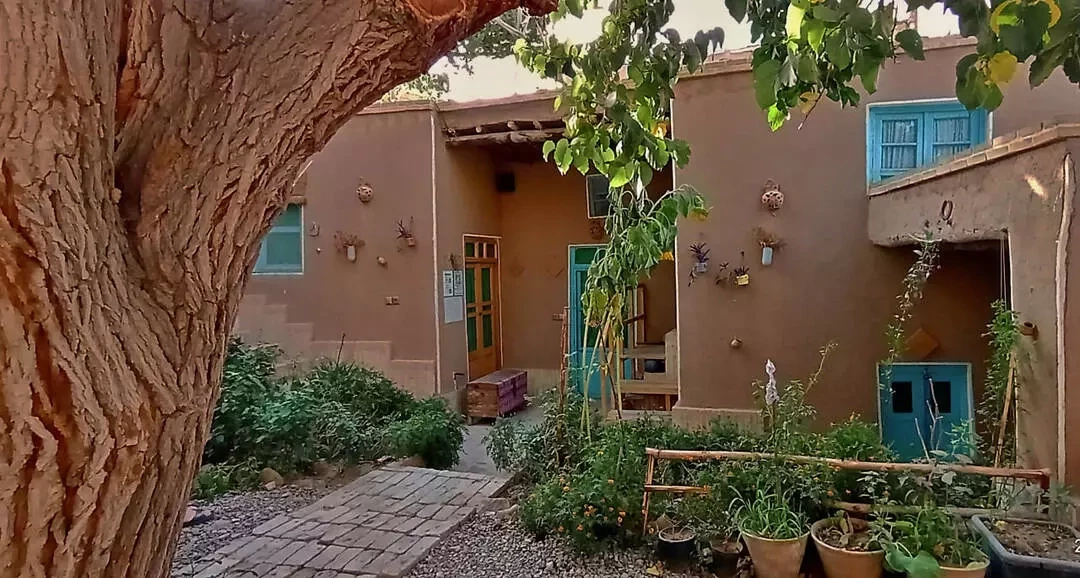 اقامتگاه بوم گردی خانه روحانی برزک