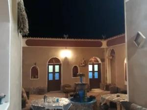 اقامتگاه بوم گردی میرزا بیگ خور و بیابانک اقامتگاه بوم گردی میرزا بیگ خور و بیابانک