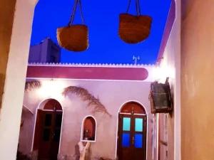 اقامتگاه بوم گردی میرزا بیگ خور و بیابانک اقامتگاه بوم گردی میرزا بیگ خور و بیابانک