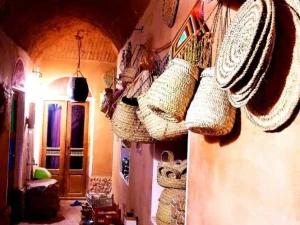 اقامتگاه بوم گردی میرزا بیگ خور و بیابانک اقامتگاه بوم گردی میرزا بیگ خور و بیابانک