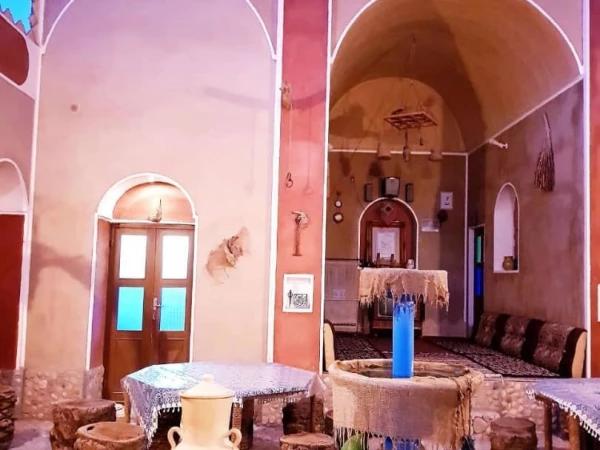 اقامتگاه بوم گردی میرزا بیگ خور و بیابانک اقامتگاه بوم گردی میرزا بیگ خور و بیابانک