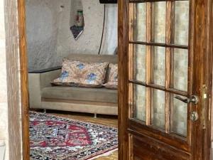 اقامتگاه بوم گردی سیروس رنجبر کندوان اسکو اقامتگاه بوم گردی سیروس رنجبر کندوان اسکو