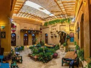 اقامتگاه بوم گردی عمارت هشت یزد اقامتگاه بوم گردی عمارت هشت یزد