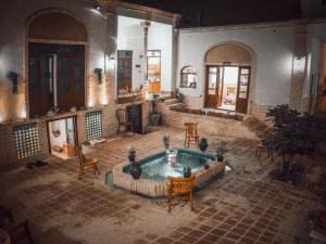 اقامتگاه بوم گردی عمارت گلابگیر قم اقامتگاه بوم گردی عمارت گلابگیر قم