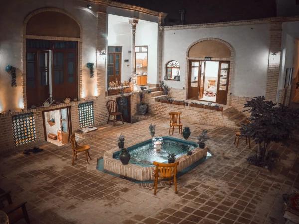 اقامتگاه بوم گردی عمارت گلابگیر قم اقامتگاه بوم گردی عمارت گلابگیر قم