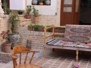 اقامتگاه بوم گردی عمارت گلابگیر قم اقامتگاه بوم گردی عمارت گلابگیر قم