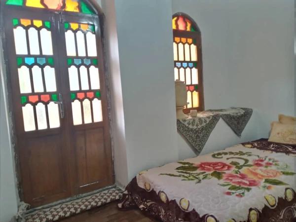 اقامتگاه بوم گردی قلعه کریم خان همدان اقامتگاه بوم گردی قلعه کریم خان همدان