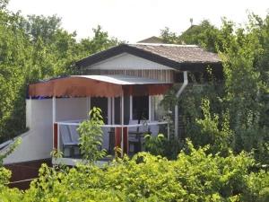 اقامتگاه بوم گردی باغ بهشت ارومیه اقامتگاه بوم گردی باغ بهشت ارومیه