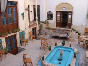 اقامتگاه بوم گردی عمارت گلابگیر قم اقامتگاه بوم گردی عمارت گلابگیر قم