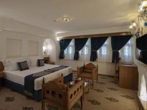 هتل کاروانسرای گران میراث رشیدیه هتل کاروانسرای گران میراث رشیدیه