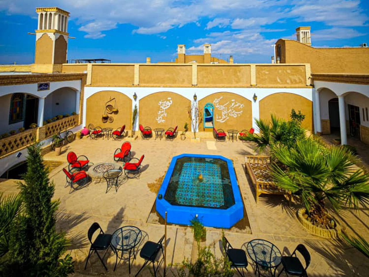 اقامتگاه بوم گردی عمارت سرهنگ بادرود