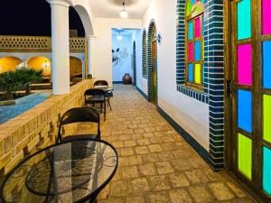 اقامتگاه بوم گردی عمارت سرهنگ بادرود اقامتگاه بوم گردی عمارت سرهنگ بادرود