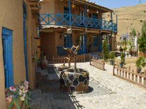 اقامتگاه بوم گردی شاسوار سنندج اقامتگاه بوم گردی شاسوار سنندج