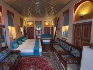 اقامتگاه بوم گردی شرفخانی همدان اقامتگاه بوم گردی شرفخانی همدان