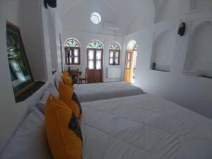 اقامتگاه بوم گردی پنجه آفتاب اردستان اقامتگاه بوم گردی پنجه آفتاب اردستان